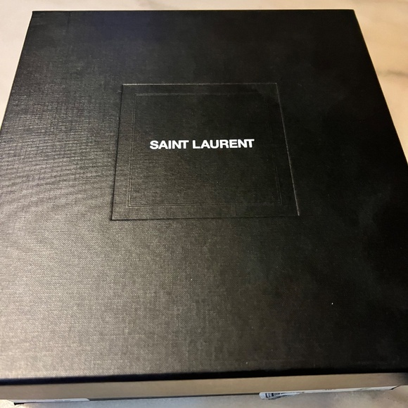 AUTHENTIC YSL CASSANDRA GOLD SIZE 9.5 - Picture 3 of 5